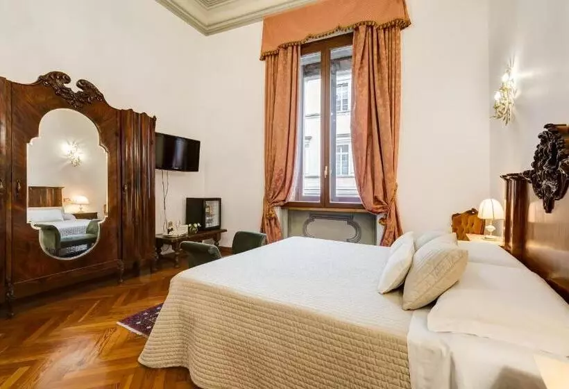 مسافرخانه Affreschi Su Roma Luxury B&b