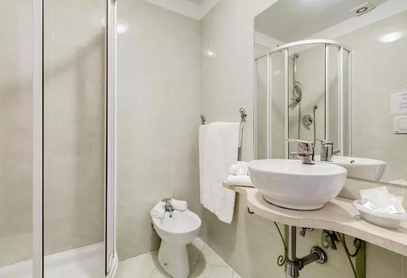 مسافرخانه Affreschi Su Roma Luxury B&b