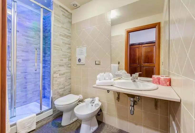مسافرخانه Affreschi Su Roma Luxury B&b