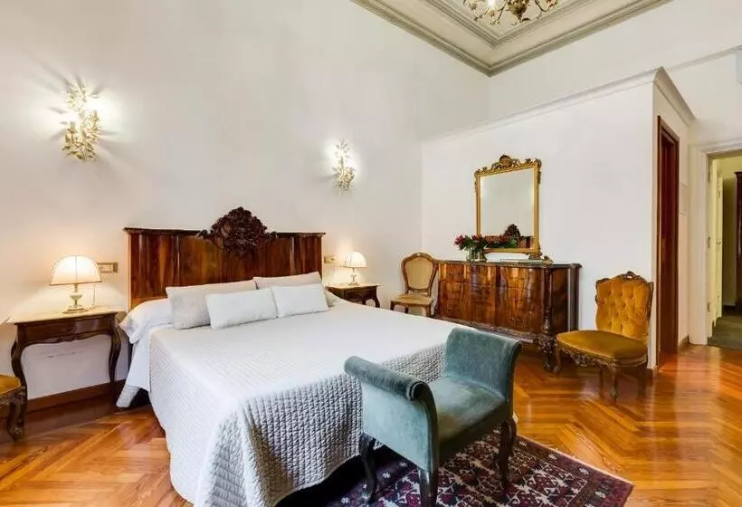 مسافرخانه Affreschi Su Roma Luxury B&b