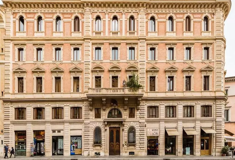 مسافرخانه Affreschi Su Roma Luxury B&b