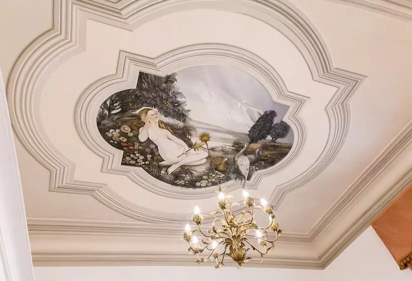مسافرخانه Affreschi Su Roma Luxury B&b