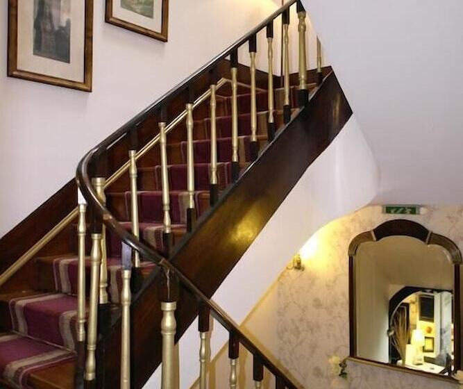 مسافرخانه Pensao Central