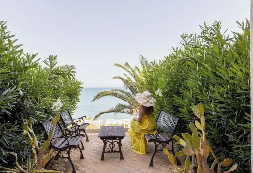 酒店 Falconara Greenblu Resort