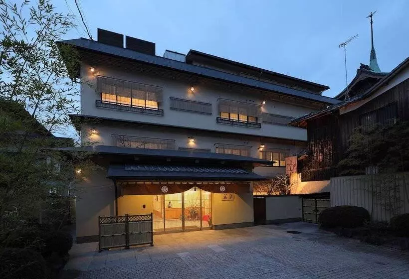 هتل Gion Ryokan Karaku