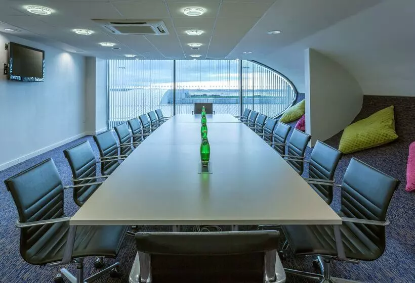 Hotel Hampton By Hilton Liverpool/john Lennon Airport