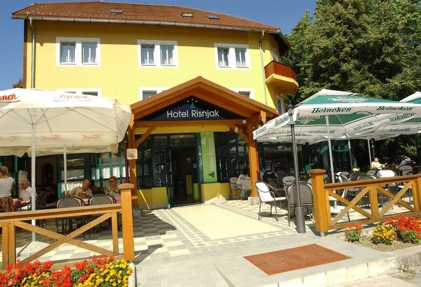 Отель Risnjak