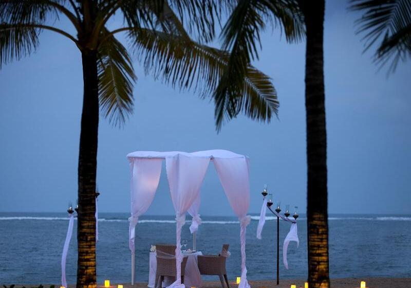 Hotel The Royal Santrian