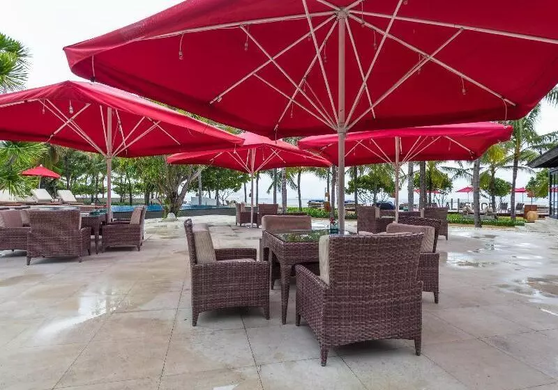 Отель The Royal Santrian