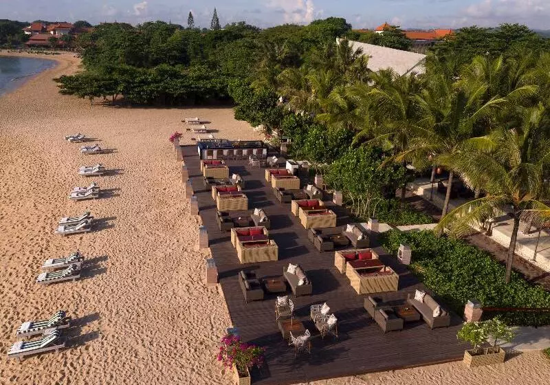 Отель The Royal Santrian