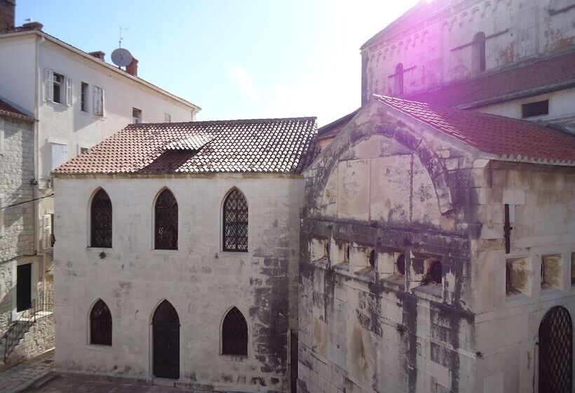 Hotel Bed And Breakfast Vanjaka