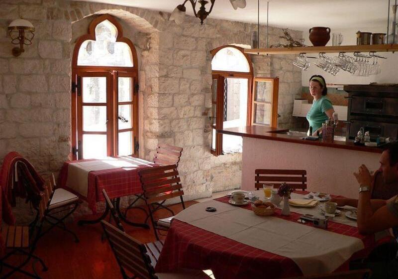 Hotel Bed And Breakfast Vanjaka