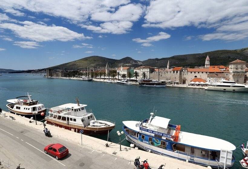 Heritage Hotel Vila Sikaa