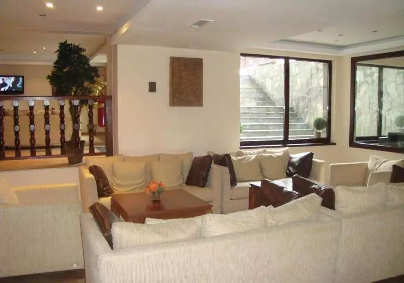 Winslow Elegance Apartments