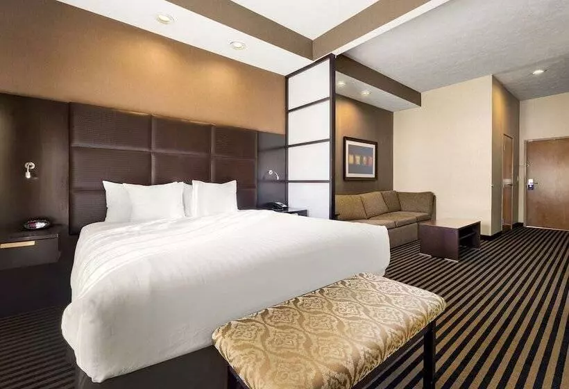 בית מלון כפרי Sonesta Essential Indianapolis Airport