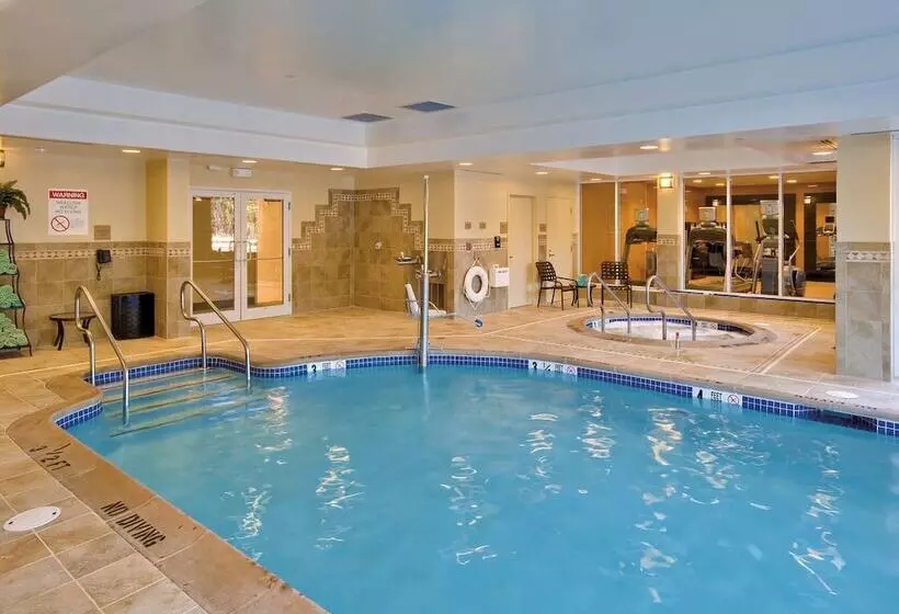 ホテル Hilton Garden Inn Lakewood