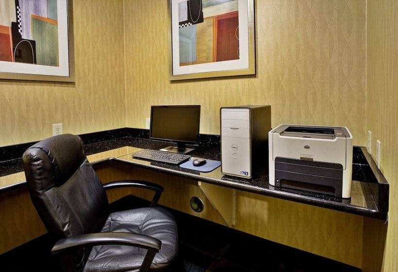 Holiday Inn Express Hotel & Suites Woodhaven, An Ihg