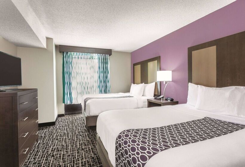 Отель La Quinta Inn & Suites By Wyndham Covington