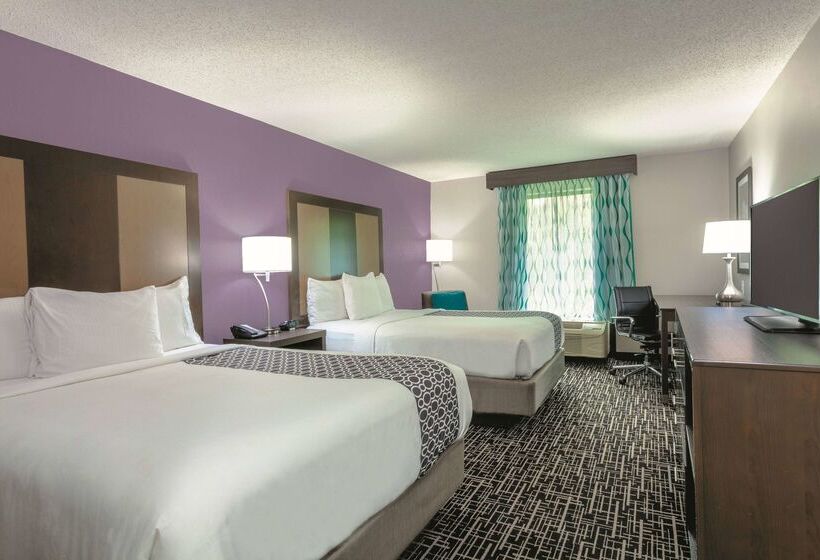 Отель La Quinta Inn & Suites By Wyndham Covington