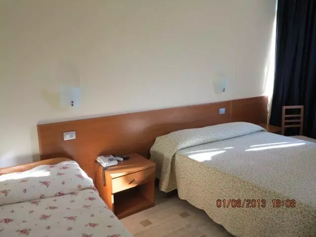 Hotelli Albergo Little Garden