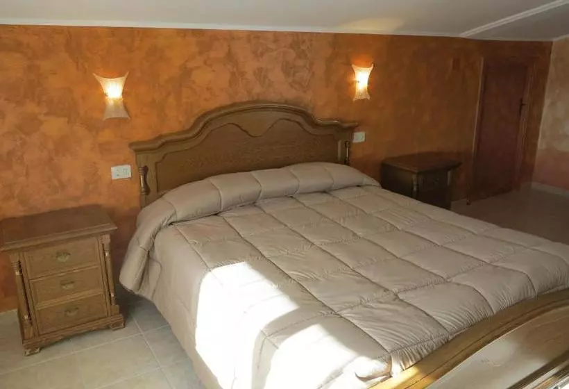 Hotelli Albergo Little Garden