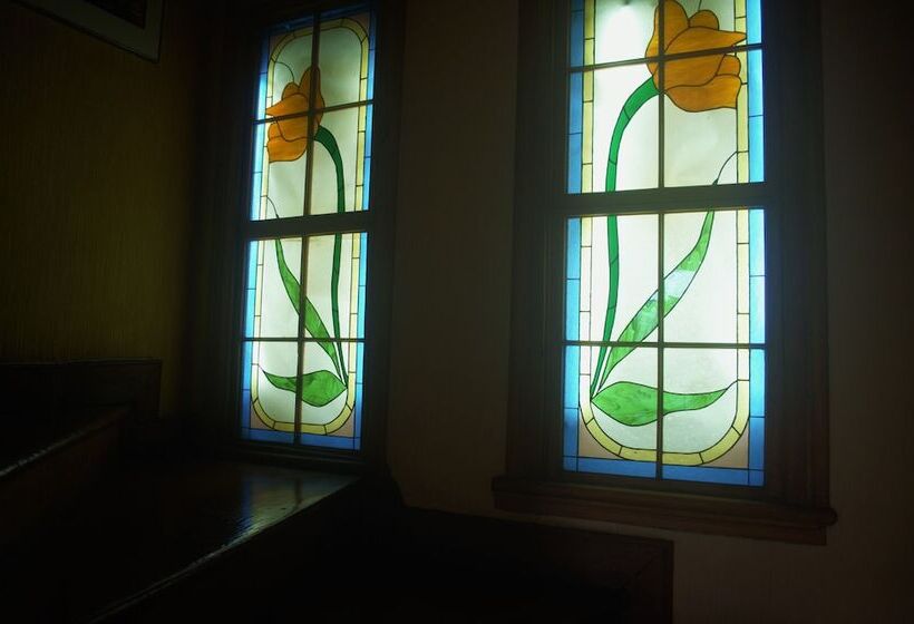 هتل Manoir Atkinson