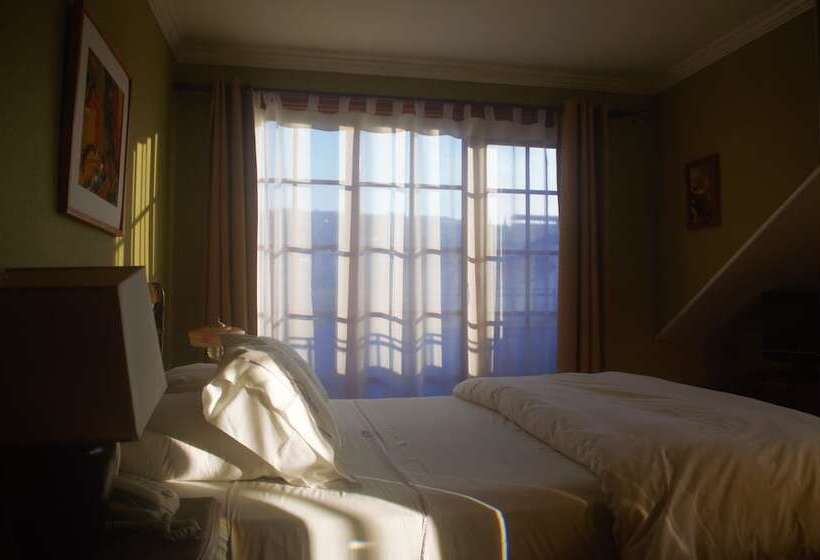 هتل Manoir Atkinson