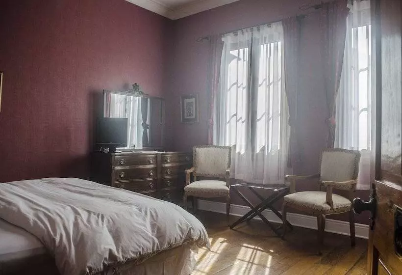 هتل Manoir Atkinson