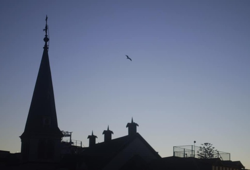 هتل Manoir Atkinson