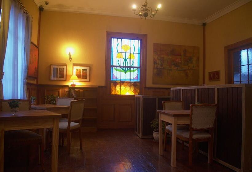 هتل Manoir Atkinson