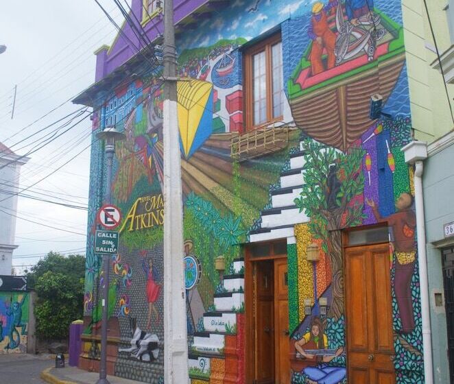 هتل Manoir Atkinson