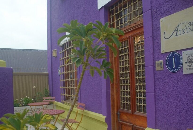 هتل Manoir Atkinson