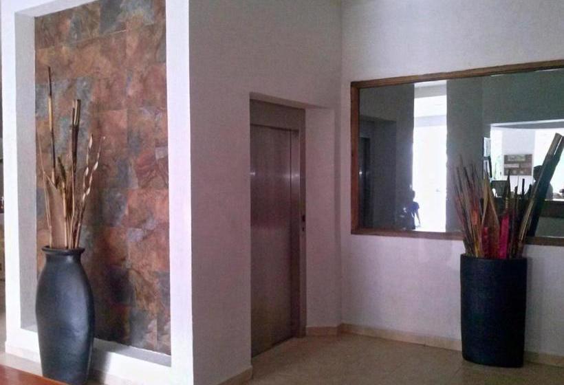 Отель Marlyn Downtown