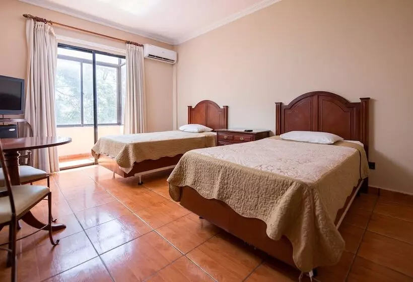 هتل Puerta Del Rey