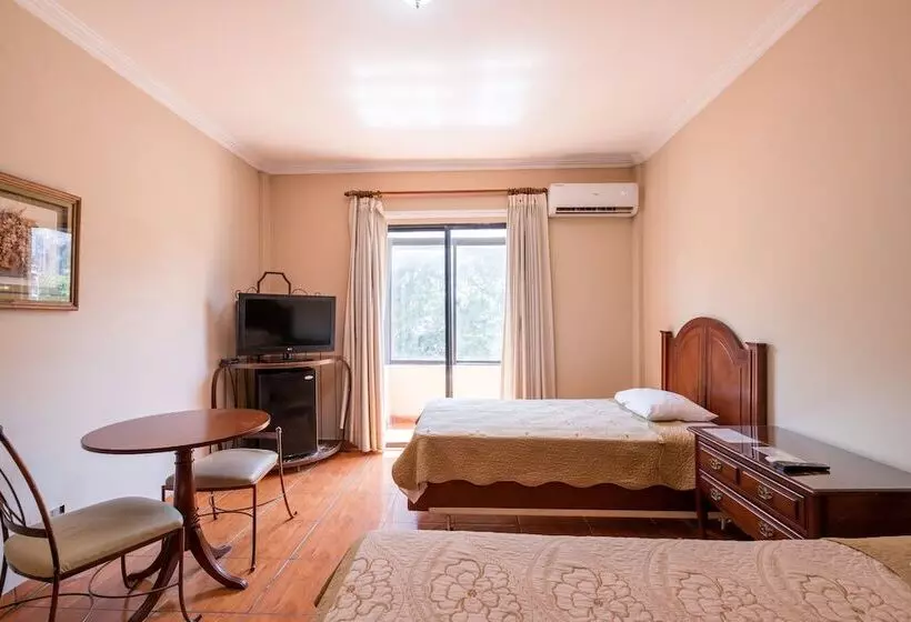 هتل Puerta Del Rey