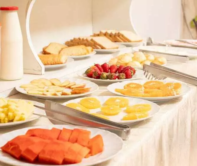 هتل Puerta Del Rey