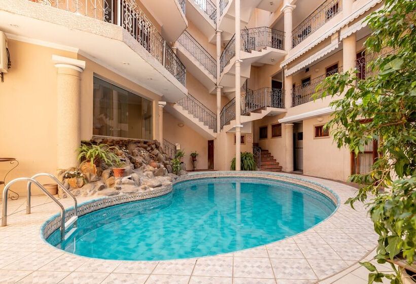 هتل Puerta Del Rey