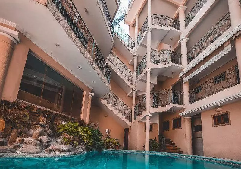 هتل Puerta Del Rey