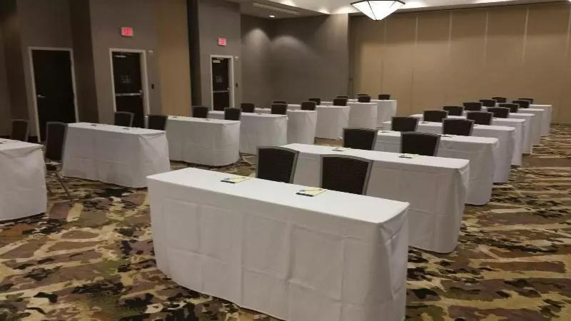 Отель Springhill Suites By Marriott Denton