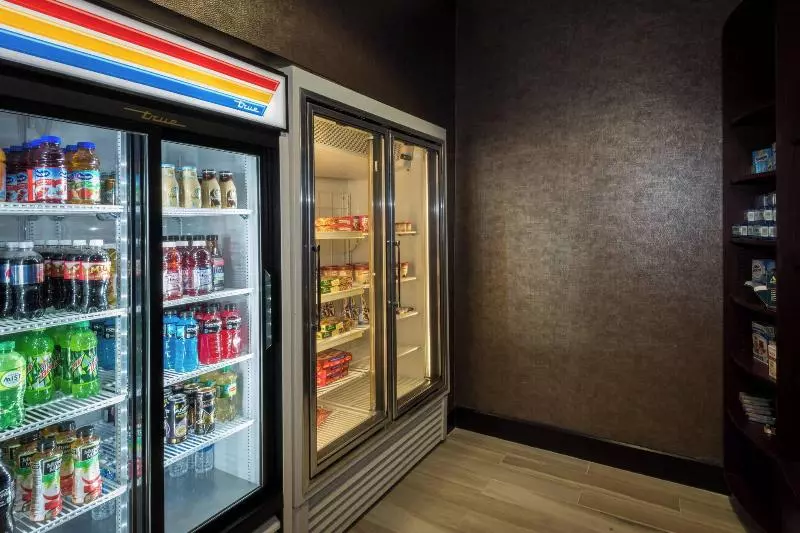 Отель Springhill Suites By Marriott Denton