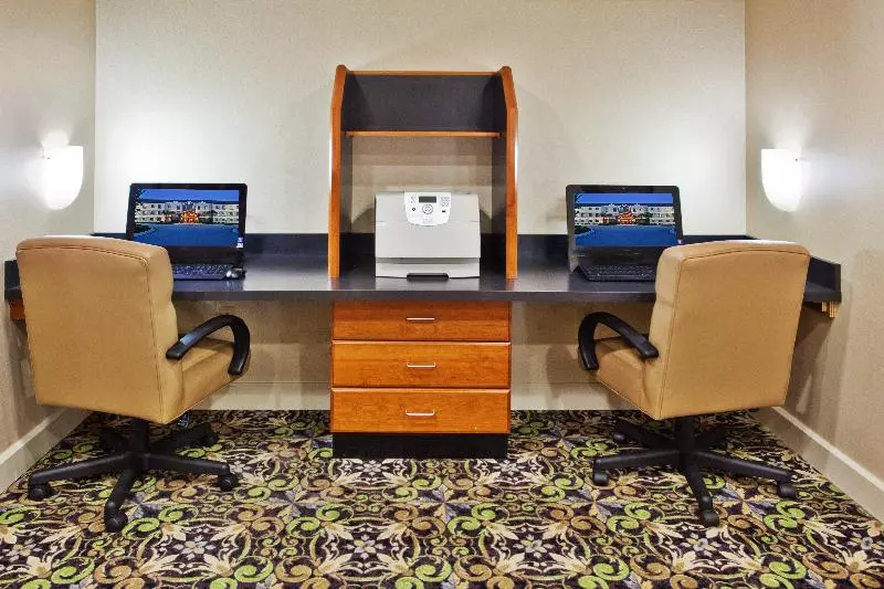 酒店 Comfort Inn & Suites