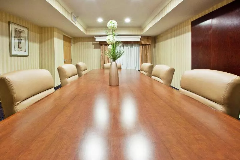 酒店 Comfort Inn & Suites