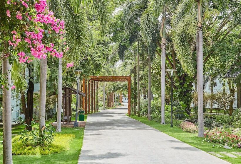 هتل Carmelina Beach Resort