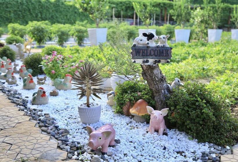 هتل Carmelina Beach Resort