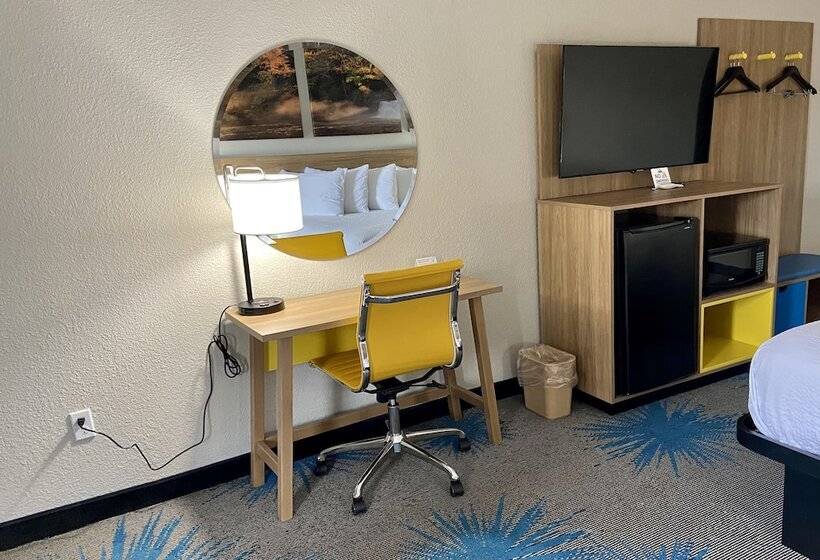 فندق Days Inn By Wyndham Newnan