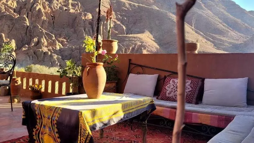 Hotelli Tafsut Dades Guesthouse Stay With Locals