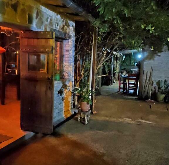 تختخواب و صبحانه Parana Inn