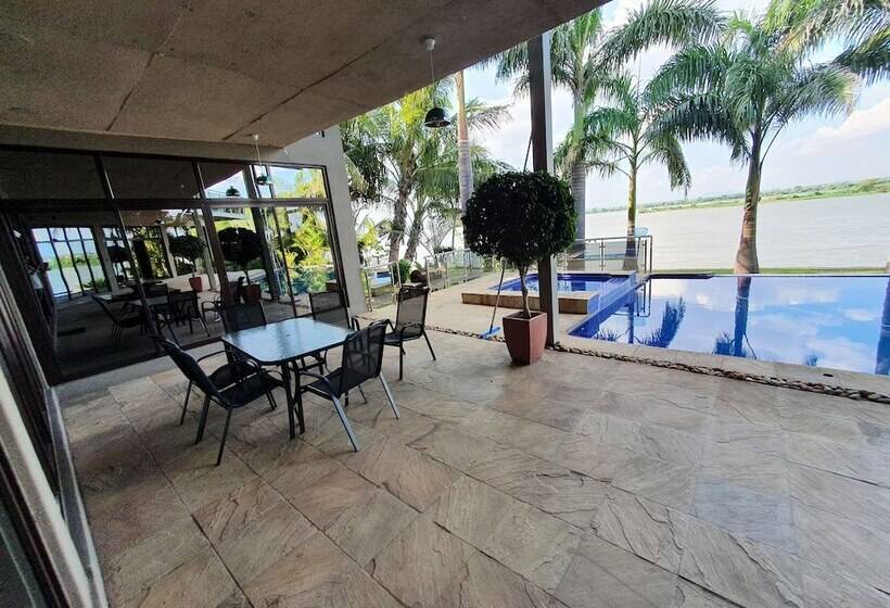 住宿加早餐  Zambezi Riverside Accommodation