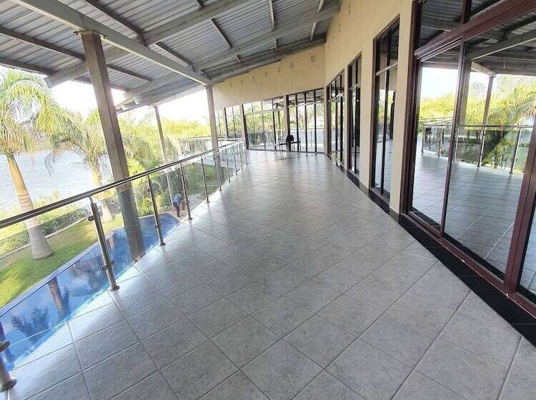 住宿加早餐  Zambezi Riverside Accommodation