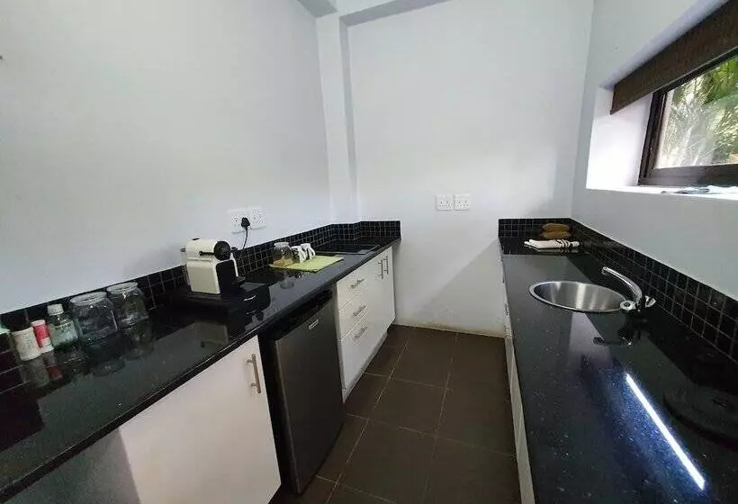 تختخواب و صبحانه Zambezi Riverside Accommodation